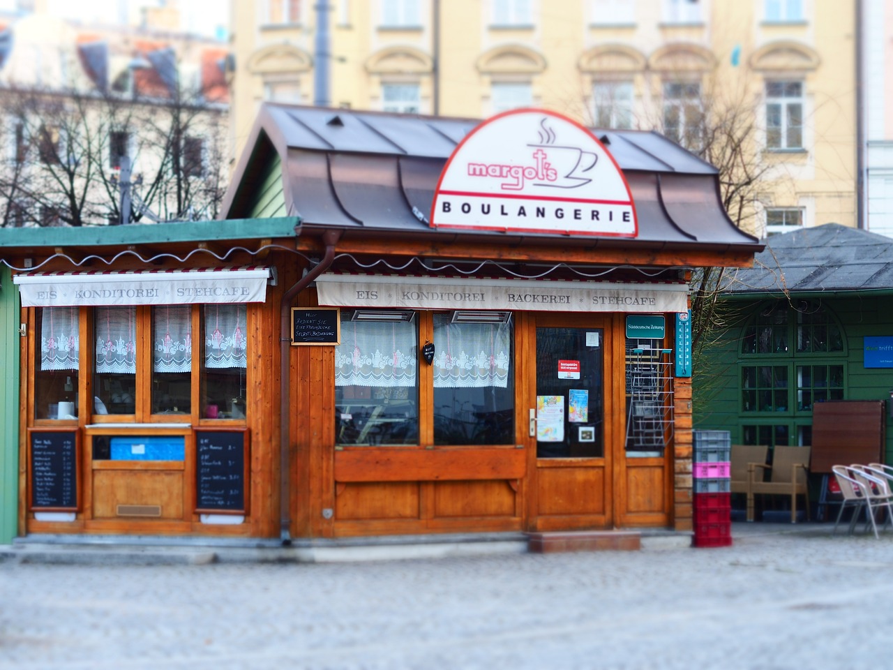 属猪人适合开奶茶店吗？