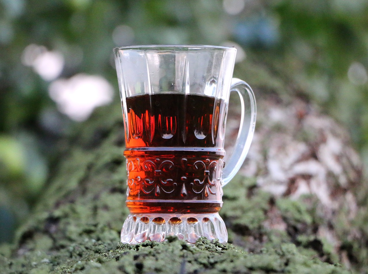 黄铜杯子与茶香之约，品味黄铜杯中最好的茶叶